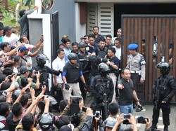 AJS Sempat Cium Kaki Korban Saat Penyanderaan, Ini Kronologi Perampokan di PI