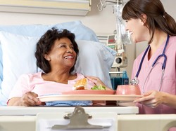 Kualitas dan Rasa Makanan Selalu Dievaluasi Agar Sesuai Selera dan Kebutuhan Pasien