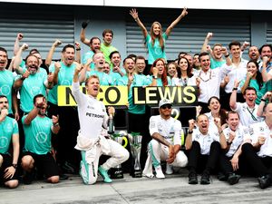 Finis 1-2 di Kandang Ferrari, Bos Mercedes: Luar Biasa!