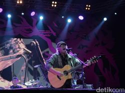 Konser Perayaan HUT Iwan Fals ke-55