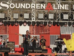 Shaggydog Tutup Soundrenaline 2016 Sesi Pertama Hari Ini dengan Dansa