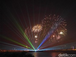 Weekend Meriah di Macau, Lihat Kembang Api di Macau Tower