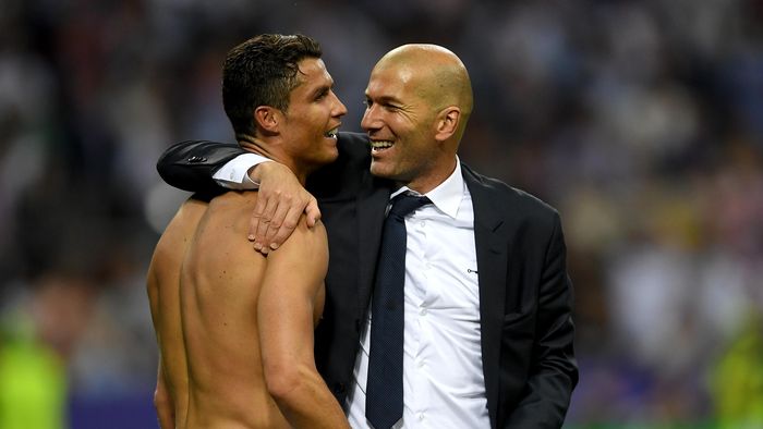 Cristiano Ronaldo menyanjung Zinedine Zidane sebagai pelatih yang membuat pemain merasa spesial (Getty Images/Laurence Griffiths) Cristiano Ronaldo menyanjung Zinedine Zidane sebagai pelatih yang membuat pemain merasa spesial (Getty Images/Laurence Griffiths)