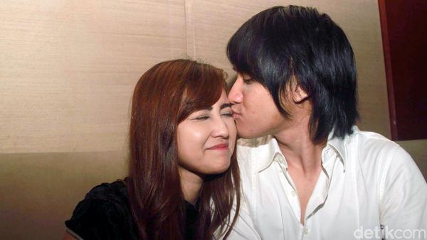 Mesranya Kevin Aprilio dan Vicy Melanie