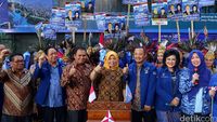 Demokrat Serahkan Rekomendasi ke 2 Paslon Bupati di Kalteng