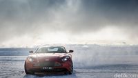 Menari di Es dengan Aston Martin