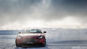 Menari di Es dengan Aston Martin