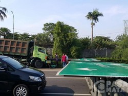 Imbas Truk Tabrak Tiang, Tol Jakarta-Tangerang Stuck 6 Km