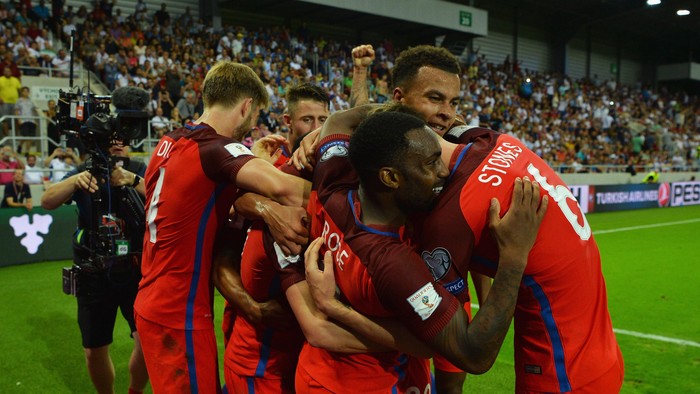 Gol Lallana Menjelang Laga Berakhir Menangkan Inggris