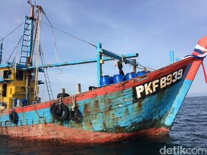 Polri Tangkap Satu Kapal Ikan Berbendera Malaysia di Perairan Selat Malaka