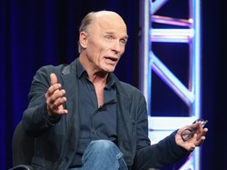 Ed Harris Debut Teater di Panggung West End London