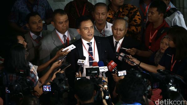 Yusril Hadiri Sidang Ahok di MK