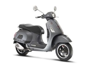 Vespa GTS 300 Super Sport yang Harganya Rp 165 Juta