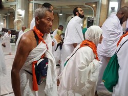 Wajah-wajah Lelah Namun Pantang Menyerah Demi Ibadah Umrah