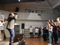 Suara Emas dari Papua Pukau Pelajar di Canberra