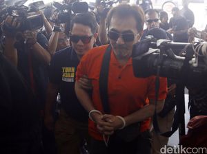 Polisi Akan Periksa Kembali Gatot Brajamusti dan Dewi Aminah di Mataram Polisi Akan Periksa Kembali Gatot Brajamusti dan Dewi Aminah di Mataram