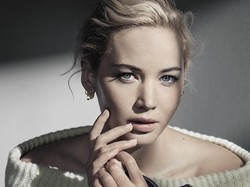 Foto: Pesona Jennifer Lawrence di Iklan Tas Terbaru Dior