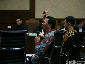 Ahok Meradang Saat Dianggap Gunakan Hak Diskresi Secara Tebang Pilih
