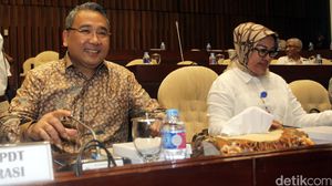 Mendes Rapat Kerja dengan Komisi V DPR