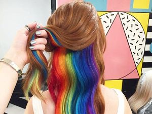 Tren Cat Rambut Terbaru: Rambut Warna-warni yang Tersembunyi