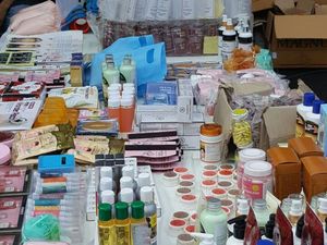 Ribuan Kosmetik Ilegal di Kalteng Disita Petugas Ribuan Kosmetik Ilegal di Kalteng Disita Petugas