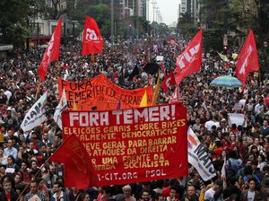 100 Ribu Warga Brasil Turun ke Jalan Protes Presiden Baru Michel Temer 100 Ribu Warga Brasil Turun ke Jalan Protes Presiden Baru Michel Temer
