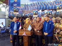 DPP Partai Demokrat Serahkan Rekomendasi ke 2 Paslon Bupati di Kalteng