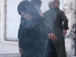 Kegembiraan Warga Suriah Bebas dari ISIS, Menari di Jalanan dan Bakar Burka