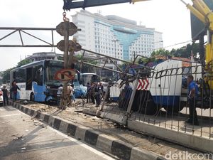 Tidak Ada Korban Jiwa Dalam Kecelakaan TransJ di Gunung Sahari