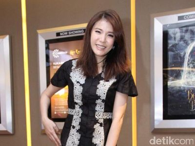 Olga Lydia Elegan Serba Hitam