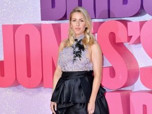 Kuda Laut Bawa Cotton Bud Ikut Jadi Perhatian Ellie Goulding Kuda Laut Bawa Cotton Bud Ikut Jadi Perhatian Ellie Goulding