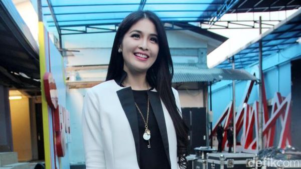 Soon To Be Bride, Sandra Dewi Makin Cantik Aja!