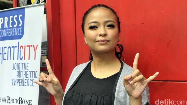 Begini Penampilan Tantri Kotak Pasca Melahirkan