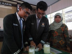 2 Siswa SMA Banyuwangi Olah Limbah Tahu Pakai Biji Kelor dan Kulit Pisang
