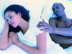 5 Tanda Pasangan Kurang Puas Saat Bercinta