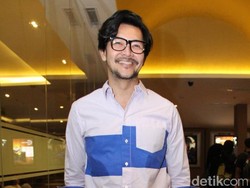 Ferry Salim Ajarkan Anak Pentingnya Punya Asuransi