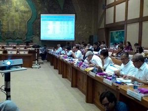 Panas Karena Adu Mulut, Rapat Luhut dengan DPR Ditunda