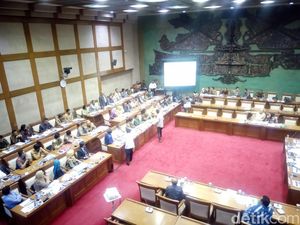 Bos-bos BUMN Rapat dengan Komisi XI DPR Bahas Suntikan Modal Bos-bos BUMN Rapat dengan Komisi XI DPR Bahas Suntikan Modal