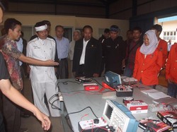 Beasiswa di Purwakarta, Pemuda Pabrik Dididik Jadi Manajer Berkelas