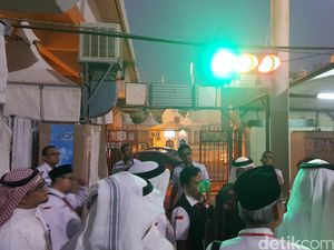 Lampu Lalu Lintas yang Wajib Ditaati Selama Melontar Jumrah Lampu Lalu Lintas yang Wajib Ditaati Selama Melontar Jumrah