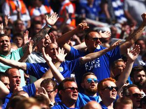 Demi Nonton Debut Leicester di Liga Champions, Suporter Rela Antre Belasan Jam
