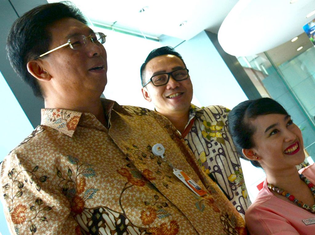 Dirut Bank Mega Sapa Nasabah Dirut Bank Mega Sapa Nasabah