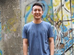 Cieee...Dimas Anggara Terima Surprise Ultah dari Nadine Chandrawinata