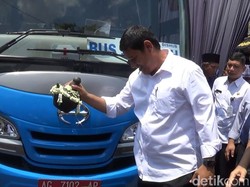Wali Kota Kediri Resmikan Tiga Bus Bagi Pelajar dan Mahasiswa Gratis