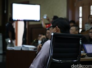 Proyektor Jaksa Keluarkan Asap, Pengunjung di Sidang Jessica Wongso Panik
