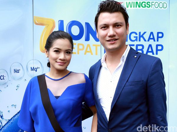 Kompaknya Titi Kamal dan Christian Sugiono