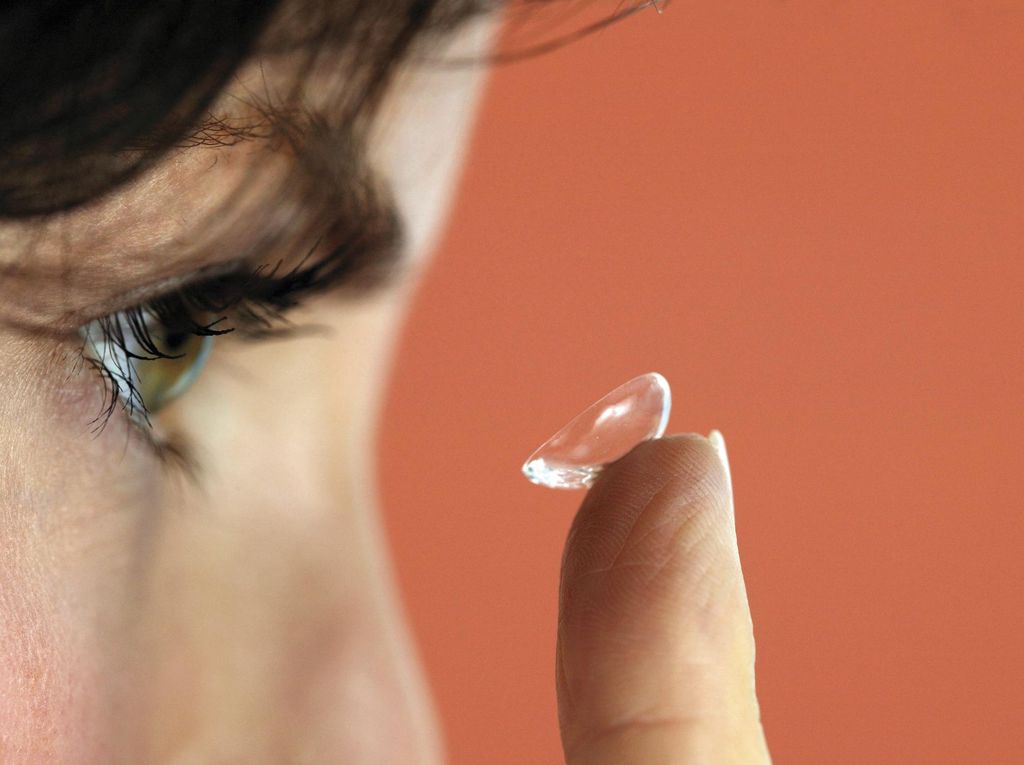Lagi-lagi Mata Seseorang Jadi Buta Karena Menggunakan Softlens Saat Mandi Lagi-lagi Mata Seseorang Jadi Buta Karena Menggunakan Softlens Saat Mandi