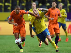 Swedia vs Belanda Berakhir Sama Kuat 1-1 Swedia vs Belanda Berakhir Sama Kuat 1-1