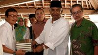 Wakaf Alquran di Pandeglang Banten