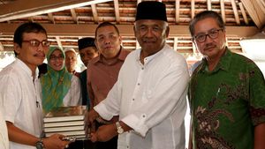 Wakaf Alquran di Pandeglang Banten